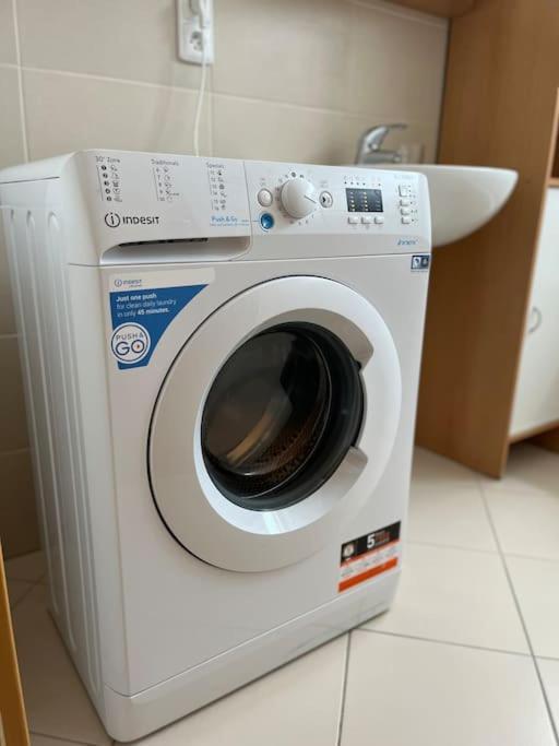 Apartamento Hurka - 15 Min Do Centra, Garaz Praga