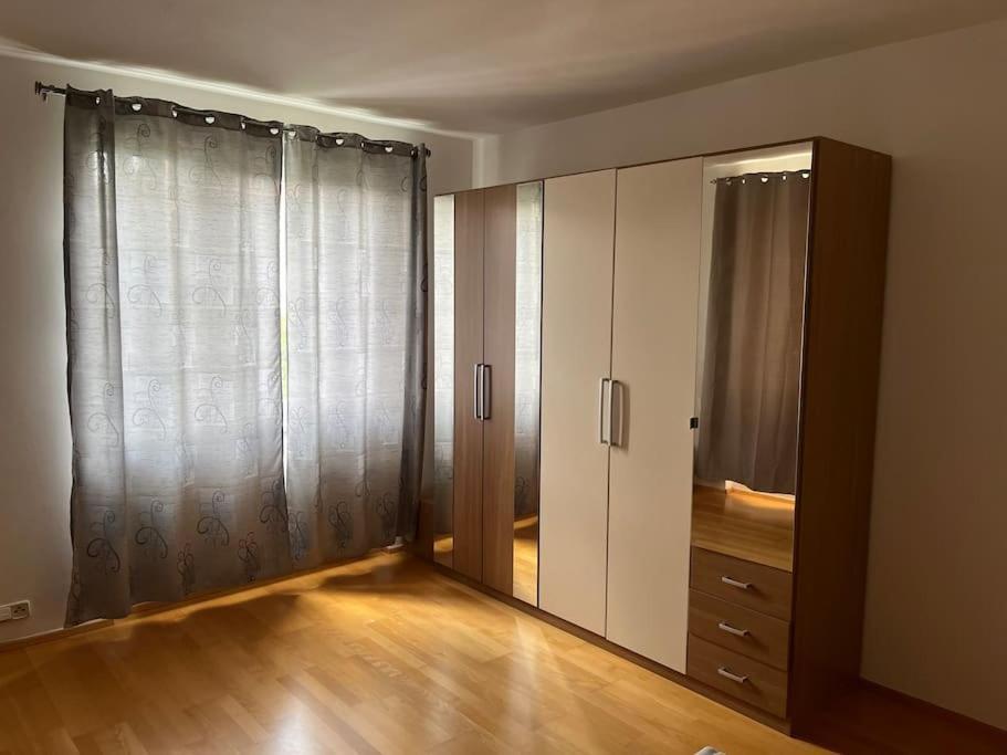 Apartment Hurka - 15 Min Do Centra, Garaz Prag